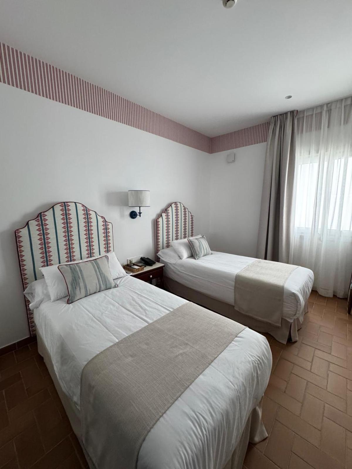 Hotel Toruno Del Rocio エル・ロシオ エクステリア 写真